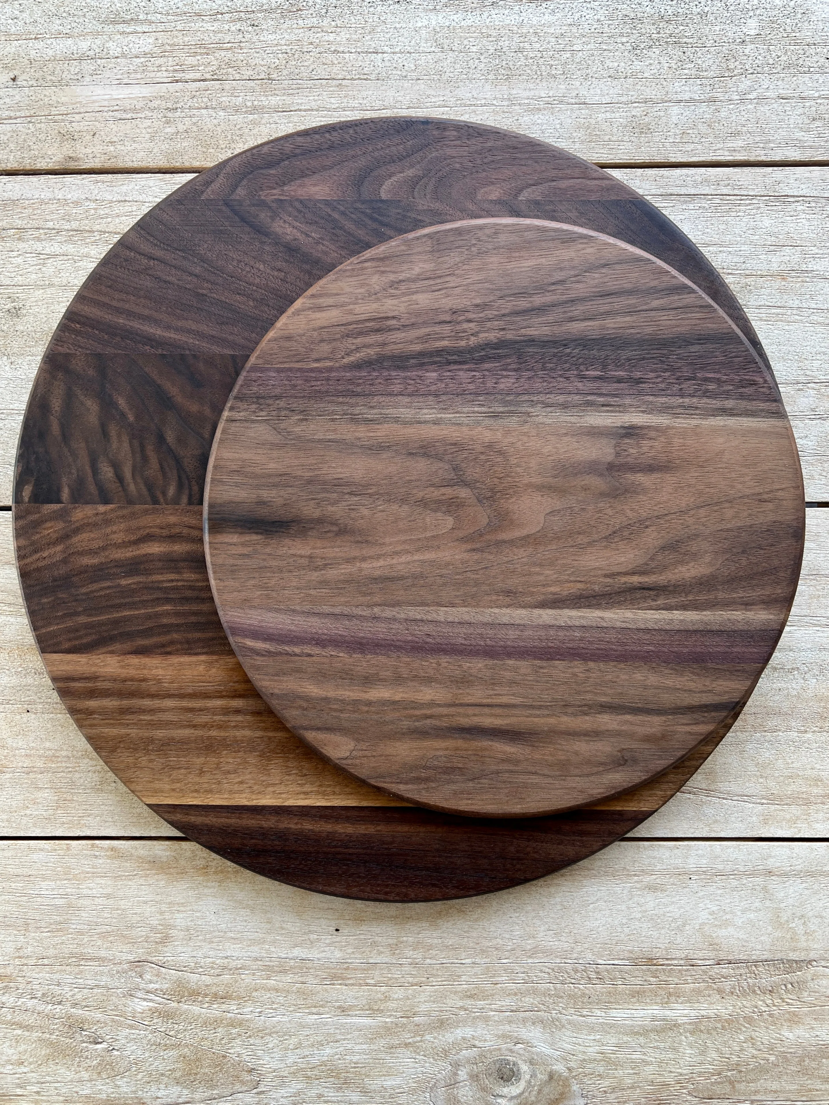 Circle Board (Walnut)