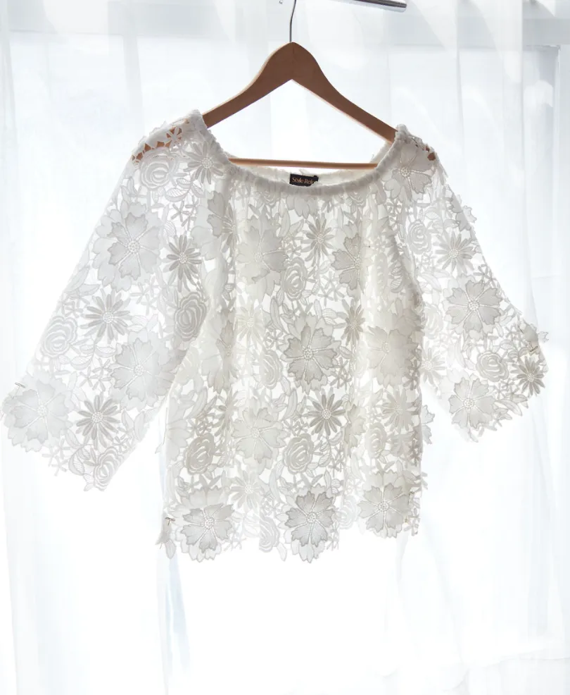 Lexa Off Shoulder Pop up Floral lace Blouse